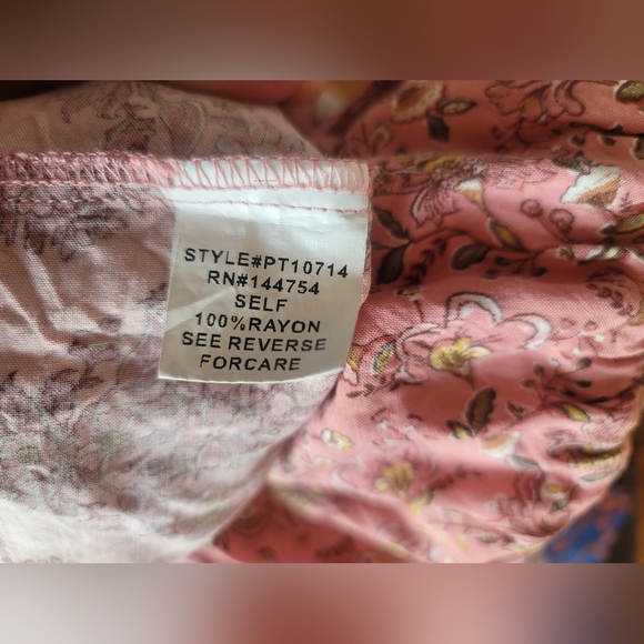 Davi & Dani 2XL Floral Pink Blouse 100% Rayon - Picture 7 of 8